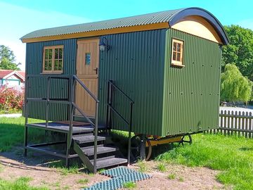 Shepherd's hut (added by manager 28 may 2022)