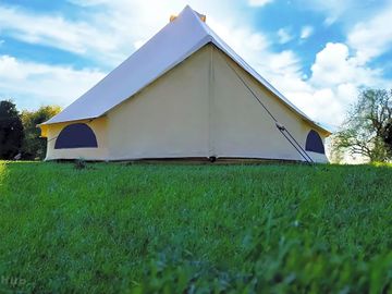 Luxury bell tent (added by manager 20 jun 2021)