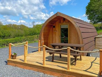 Cil y Coed pod and decking