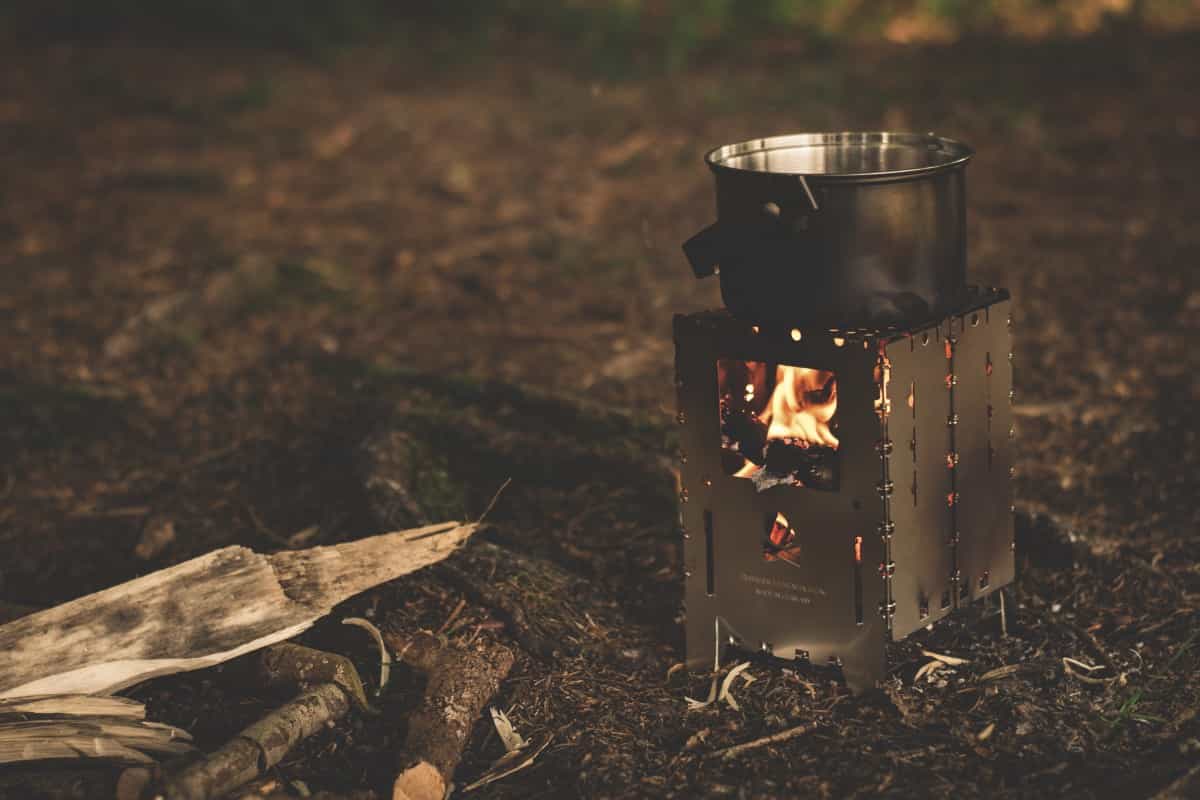 Woodburning camping stove (Lum3n / Pexels)