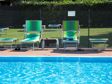 Outdoor pool and sun loungers (added by manager 21 mar 2015)