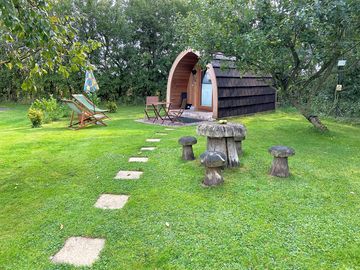 Nuthatch glamping pod and private garden (added by manager 21 mar 2024)