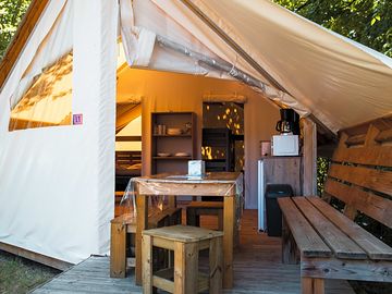 Safari tent (added by manager 21 jul 2023)