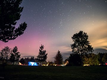 The northern lights can sometimes be spotted over the site (added by enquiriesglentroolholidayparkc 20 dec 2014)
