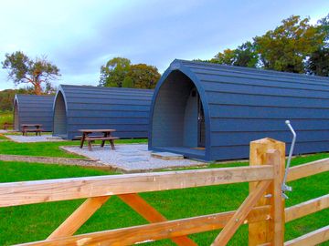 Our three luxury pods situated in the lovely countryside (added by manager 12 oct 2022)