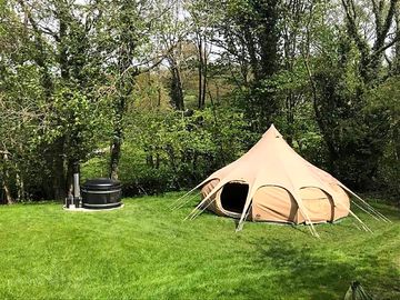 Bell tent with a hot tub (added by manager 16 jun 2021)