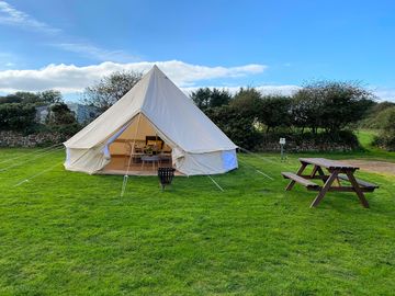 Bell tent (added by manager 06 oct 2021)
