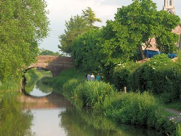 Lovely walks near the canal (added by manager 07 jun 2016)
