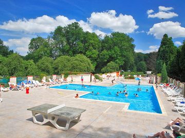 Large outdoor pool (added by manager 29 oct 2014)