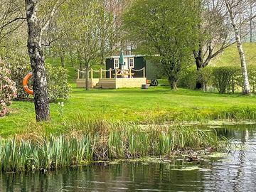 View of shepherds hut from lake (added by manager 09 sep 2022)