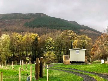 Roseberry hut and views (added by manager 28 feb 2023)