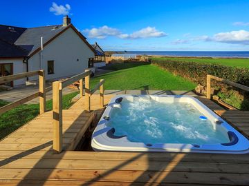 Views of cardigan bay, over the hot tub (added by manager 25 nov 2015)