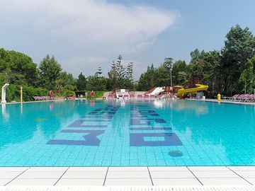 View of the pool (added by manager 09 oct 2018)