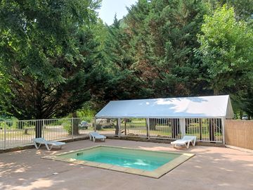 Swimming pool on site (added by manager 22 jul 2023)