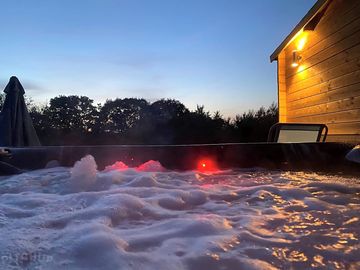 Hot tub at night (added by manager 18 mar 2021)
