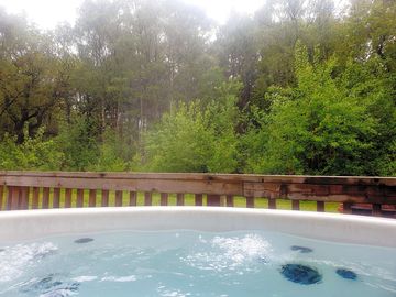Hot tub outside each lodge (added by manager 18 oct 2023)