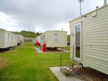 Outside the holiday home (added by manager 31 aug 2023)