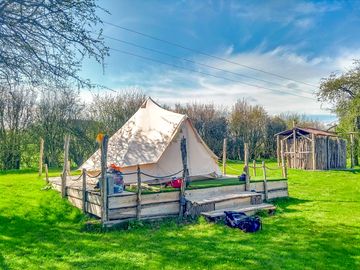 Visitor image of the bell tent and toilet/shower (added by manager 26 oct 2022)