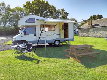 Fully serviced hardstanding and grass pitches (added by manager 09 aug 2022)