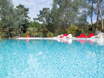 Outdoor pool (added by manager 20 oct 2016)