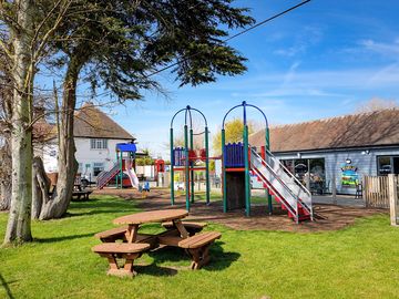 Play park (added by manager 21 nov 2023)