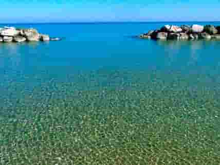 Crystalline shallow waters, perfect for families with young children (added by manager 18 Dec 2014)