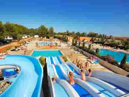 Swimming pools and waterslides (added by manager 19 Oct 2015)