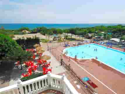 Panoramic view of the swimming pool area (added by manager 02 Dec 2014)