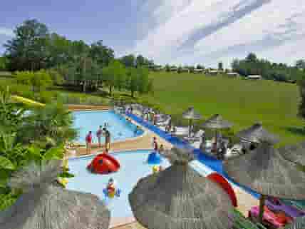 Heated outdoor pool (added by manager 03 Dec 2014)