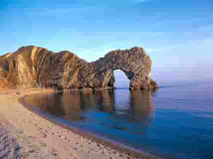 Iconic rock arch of Durdle Door  (added by manager 28 May 2012)
