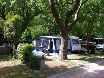 Shaded camping pitch (added by manager 29 Apr 2015)