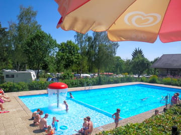 Outdoor swimming pool  (added by manager 10 Apr 2014)