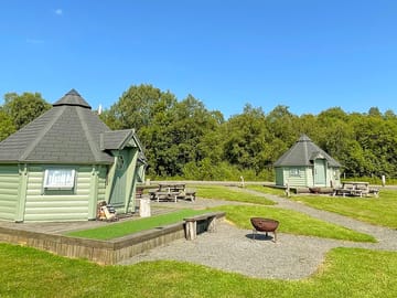 Hobbit Huts (added by manager 16 Aug 2022)
