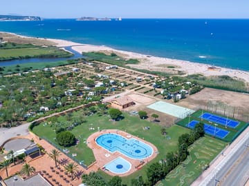 Aerial view over the site and beach (added by manager 14 Oct 2019)