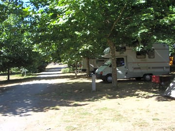 Camping pitches (added by manager 16 Jun 2016)