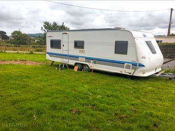 Caravan exterior (added by manager 20 Oct 2022)