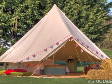 Relaxing bell tent (added by manager 23 Mar 2012)