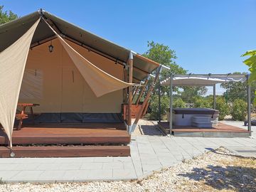 Tent with two bedrooms and hot tub