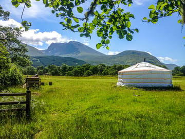 Sweetheart yurt with mountain views