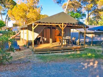 Safari tent shelter