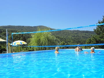 Swimming pool with panoramic views of the surrounding hills (added by manager 17 Feb 2015)