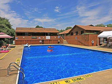 Outdoor pool (added by manager 31 Oct 2016)