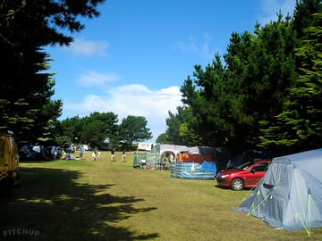 Large non-electric grass tent pitch (added by manager 06 Jan 2015)