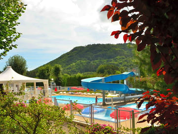 Swimming pool with waterslide (added by manager 13 Nov 2015)