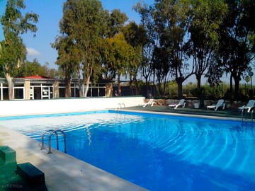 Large swimming pool (added by manager 24 Jan 2016)