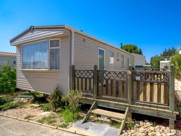 Holiday home with decking (added by manager 11 Aug 2015)