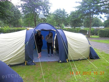 Tent's up and we're ready to roll! 

Location's fab; quiet but not dead.  (added by manager 24 Sep 2012)