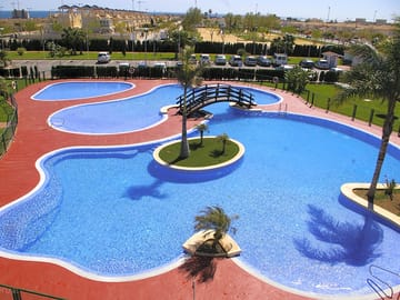 Swimming pool and paddling pool (added by manager 01 Mar 2017)