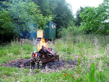 Camp fire (added by manager 19 Oct 2012)