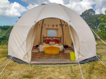 Bell tent (added by manager 28 Sep 2022)